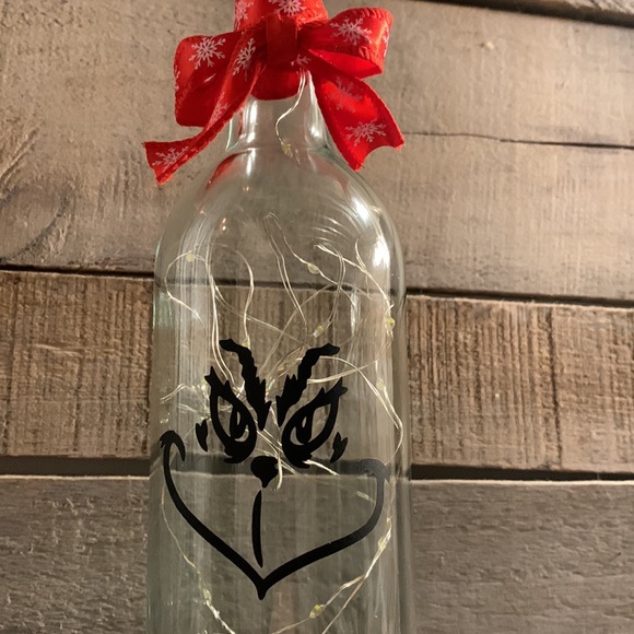 Grinch face wine bottle lantern - Picture 3 of 10
